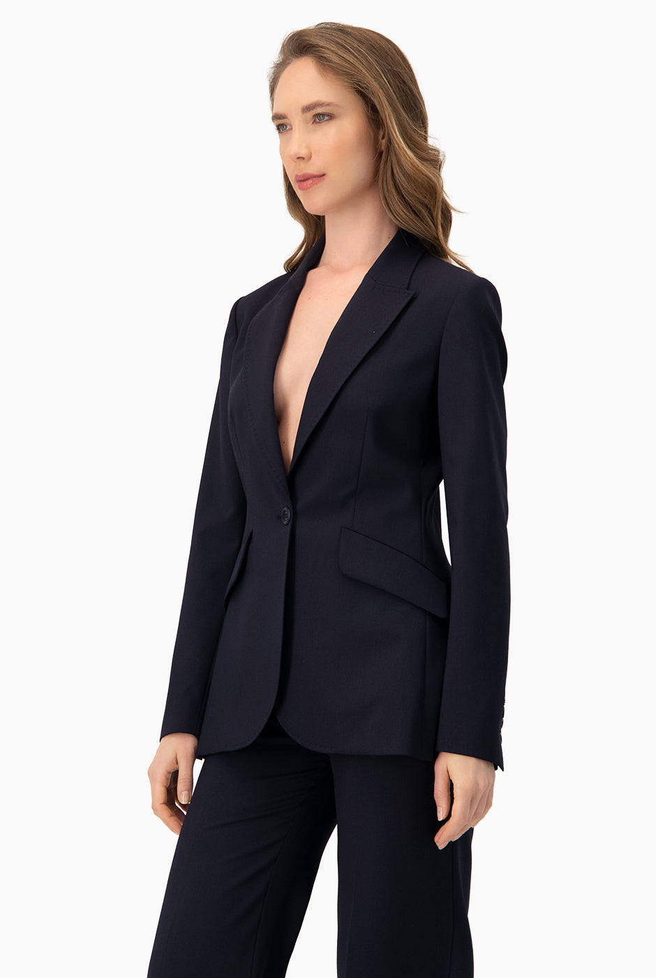 Saco blazer azul marino sastreado de Ivonne con un botón