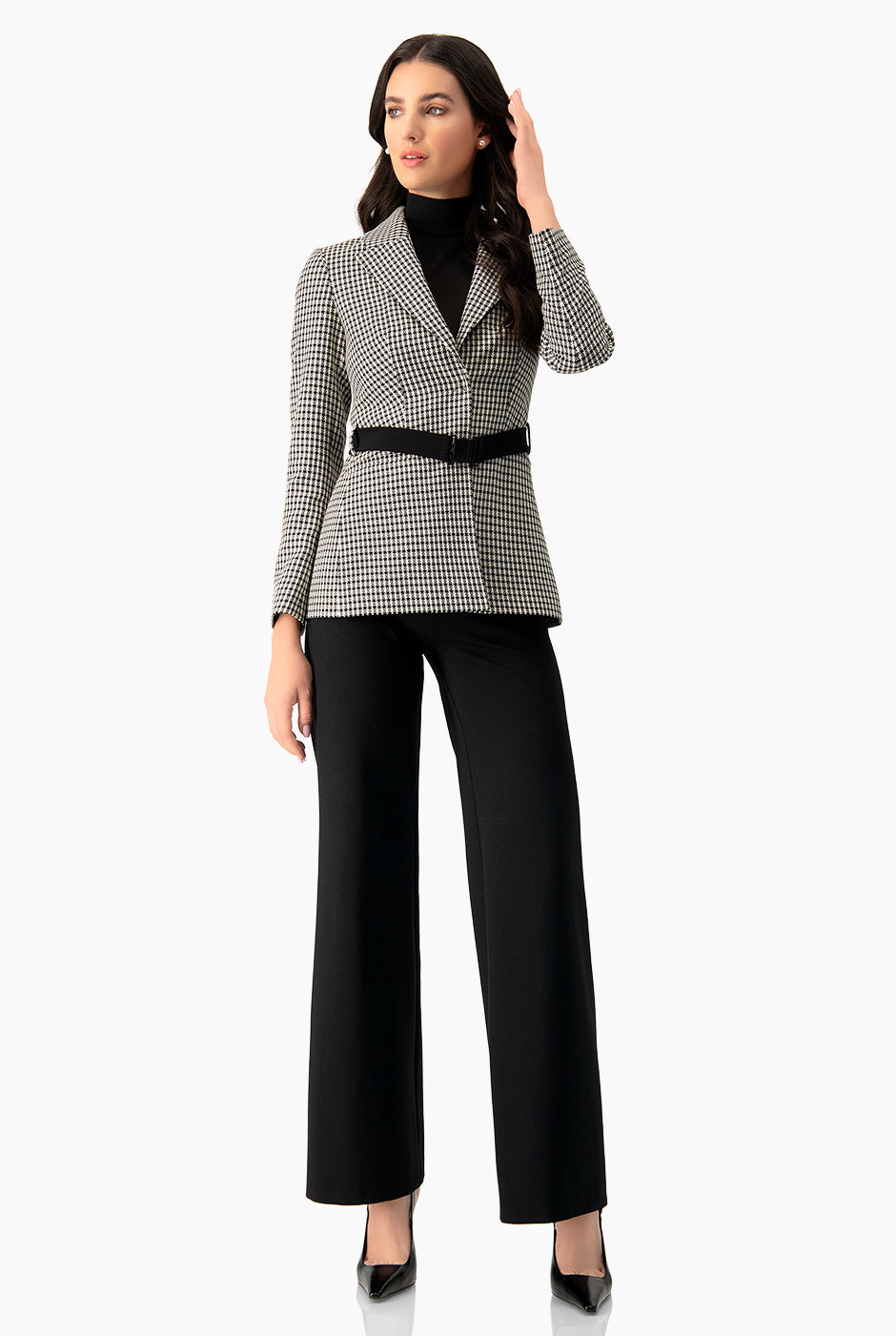 Blazer cruzado negro con cinturón y bolsillos