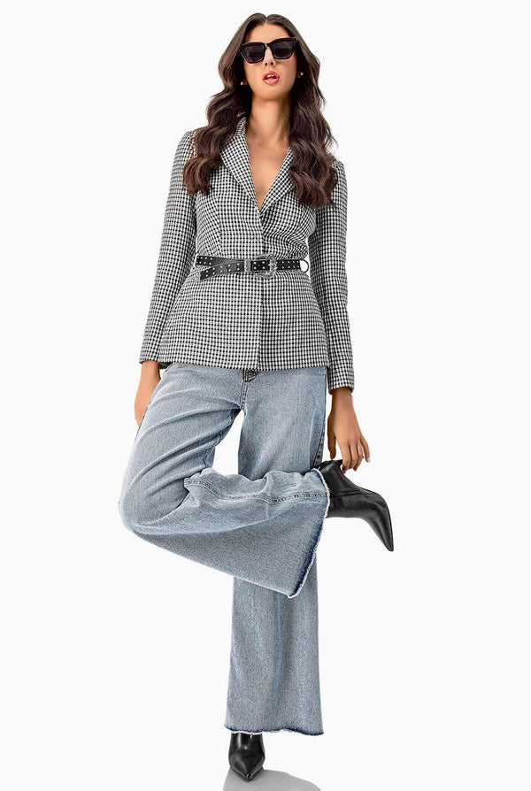 Saco con bolsillos y cinturon