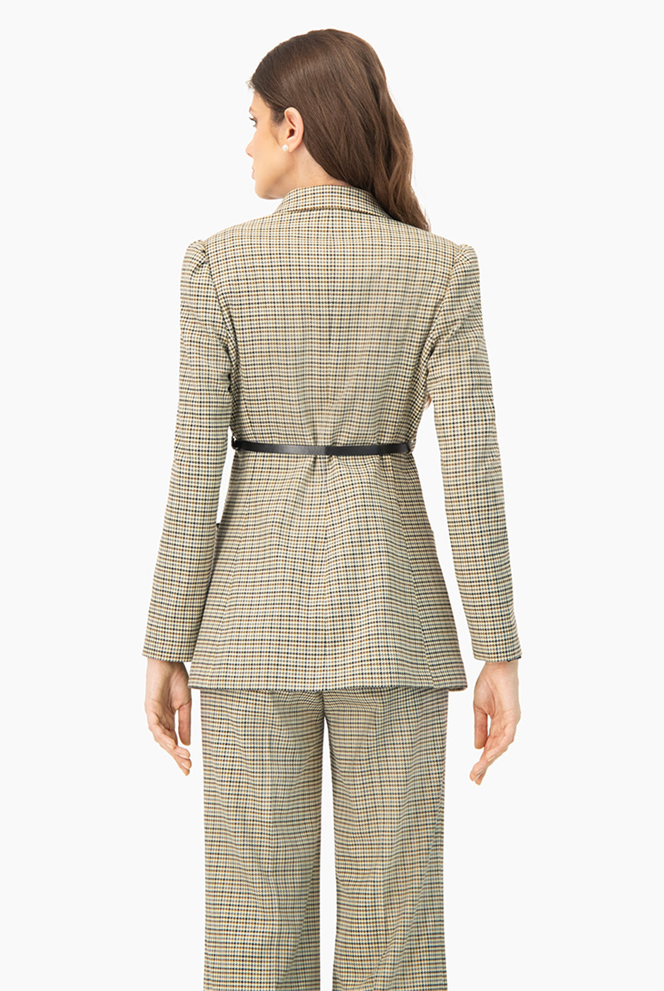 Saco blazer cruzado olivo con doble botonadura y cinturón