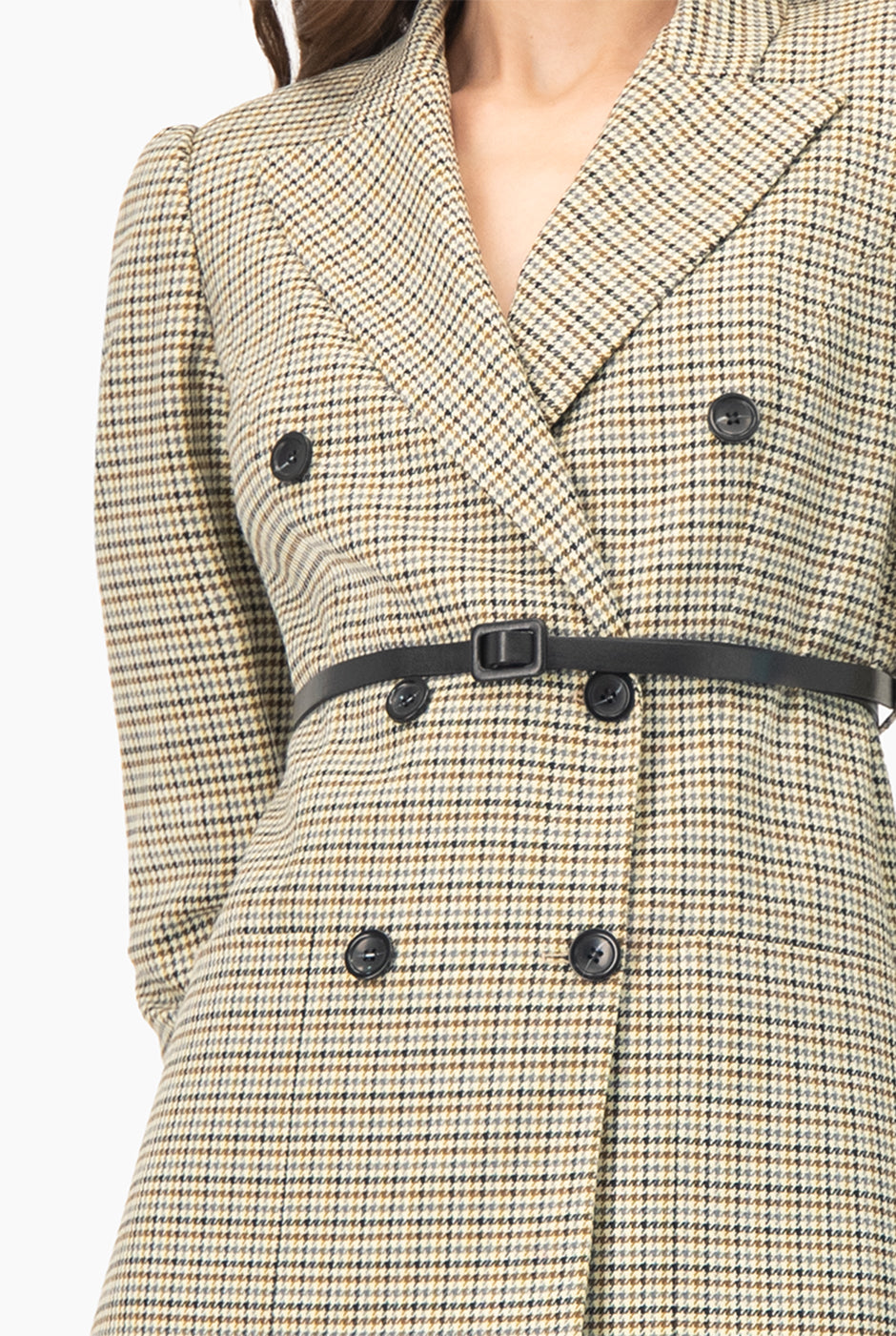 Saco blazer cruzado olivo con doble botonadura y cinturón