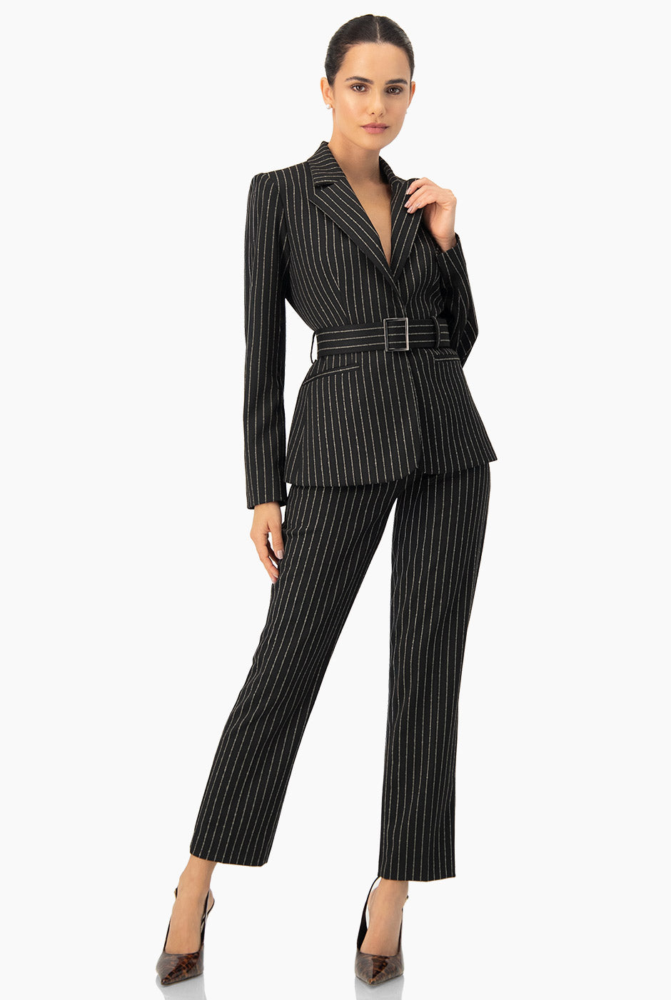 Saco blazer cruzado negro con rayas y cinturón