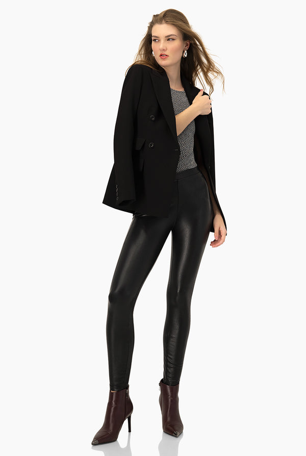 Saco sastreado negro con bolsillos