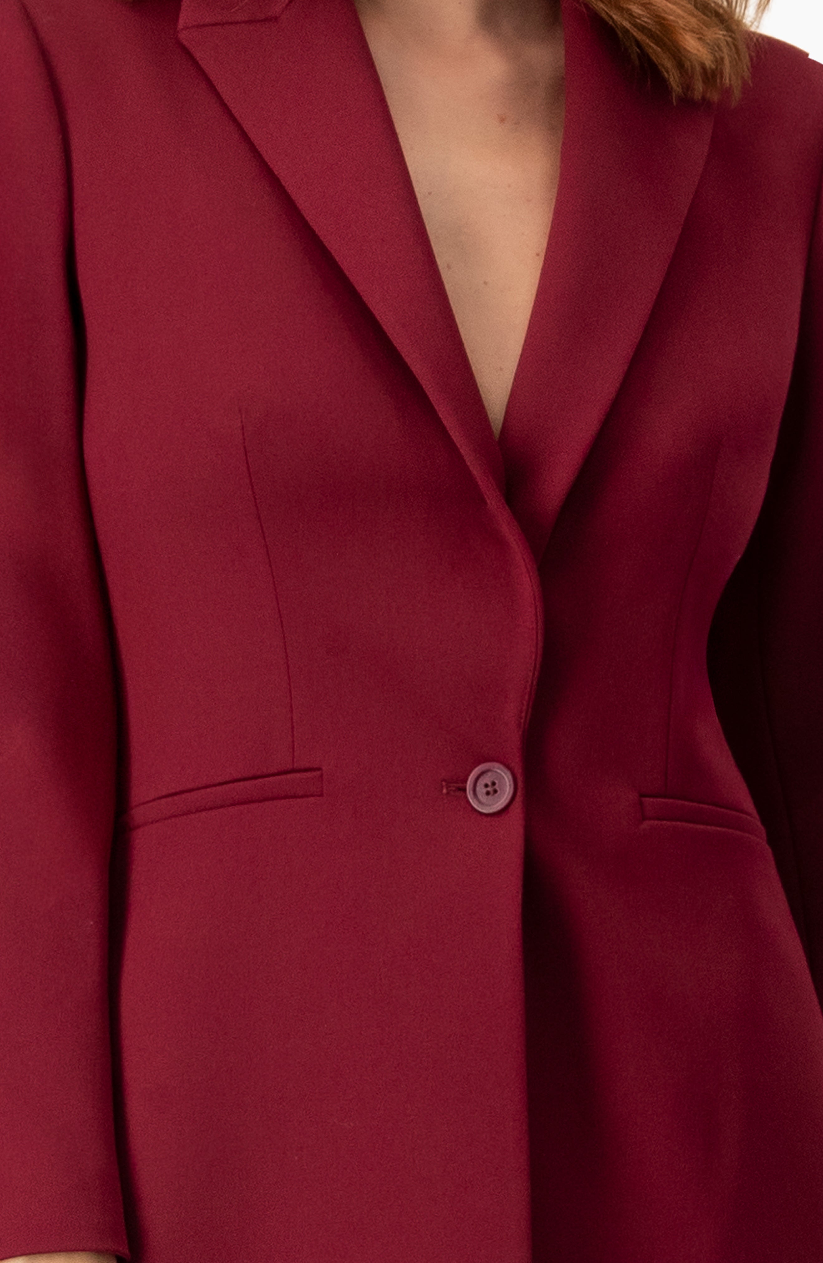 Saco blazer vino sastreado con botón frontal