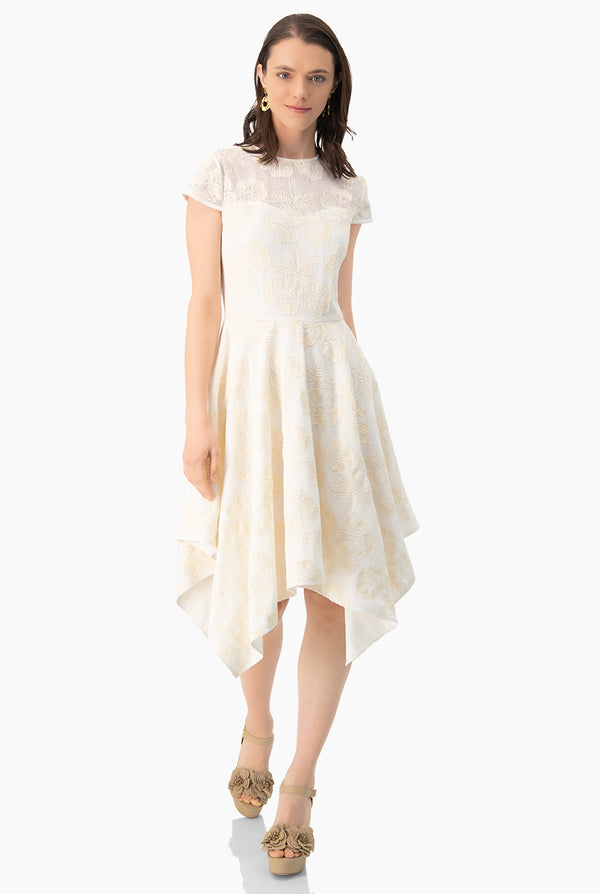 Vestido de ruedo asimetrico