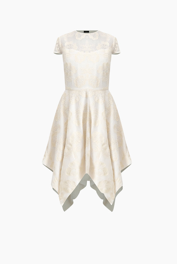 Vestido de ruedo asimetrico