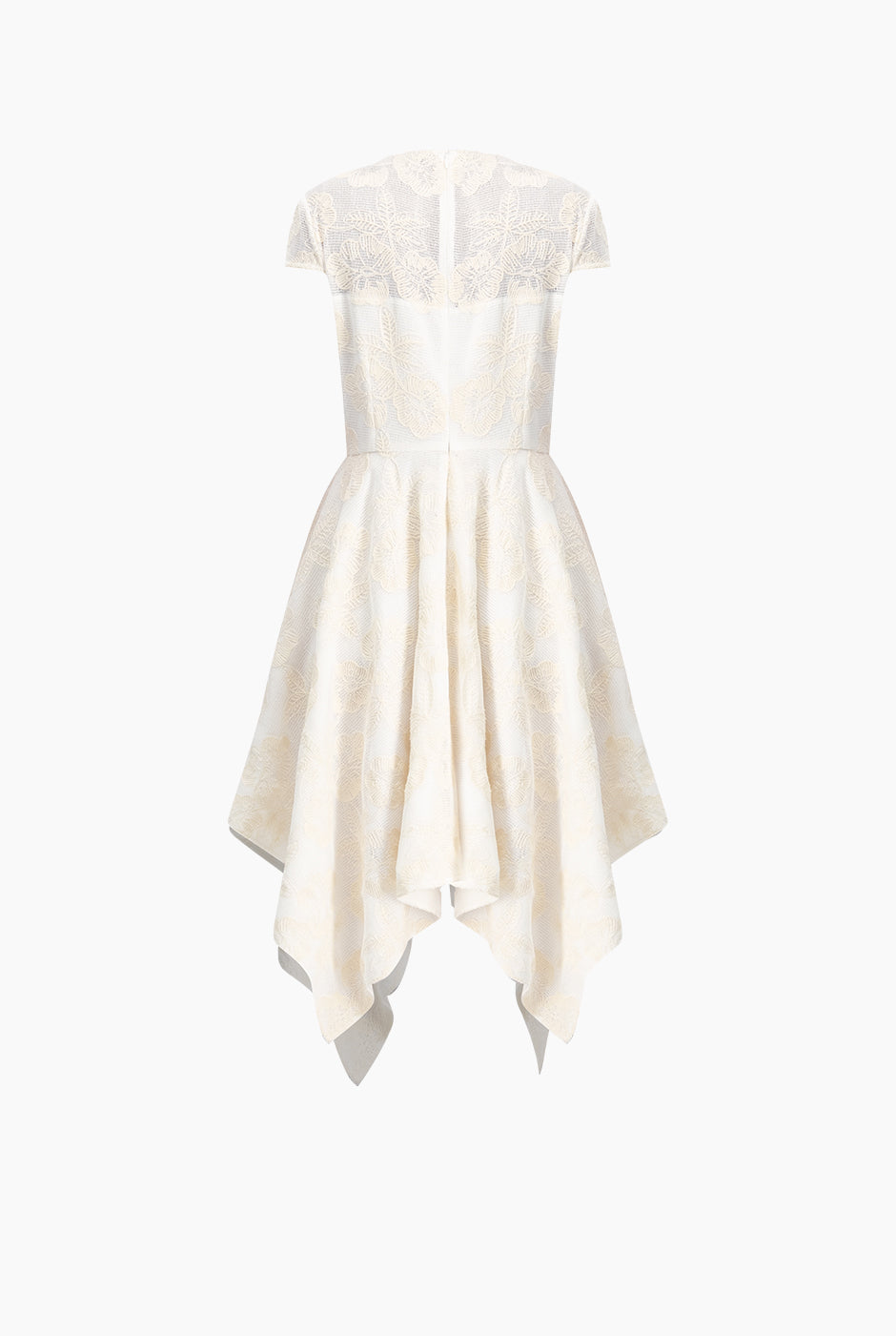 Vestido beige asimétrico con bordados florales y olanes