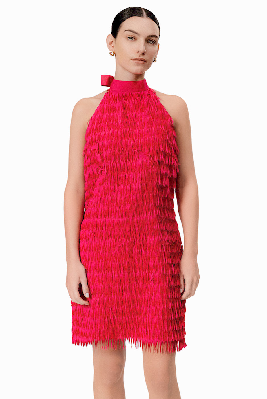 Vestido corto fucsia con cuello halter y flecos