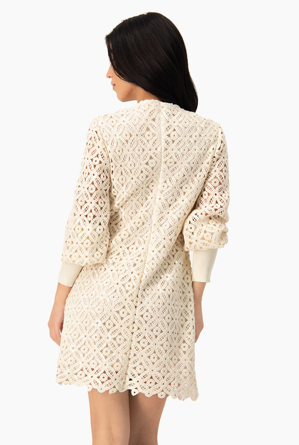 Vestido corto tejido con lentejuela