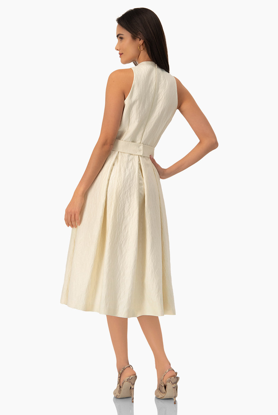 Vestido midi liso natural con cinturón y escote en V