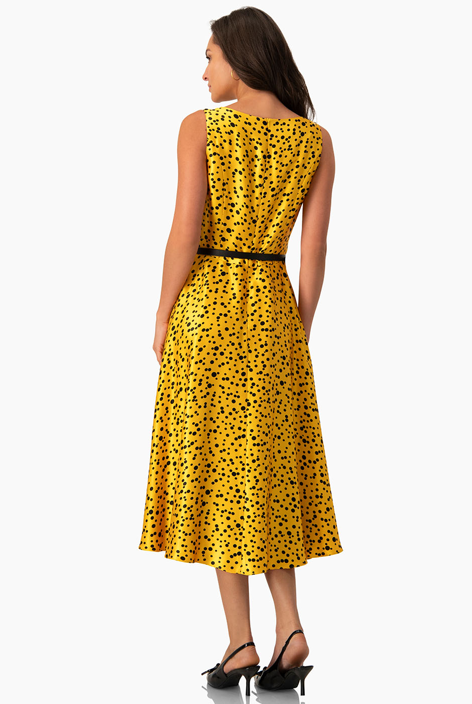 Vestido midi amarillo de lunares con cinturón negro