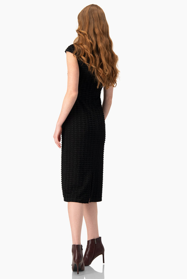 Vestido midi negro sin mangas