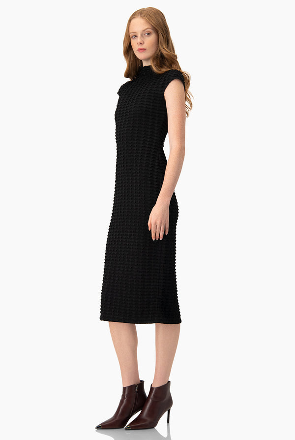 Vestido midi negro sin mangas