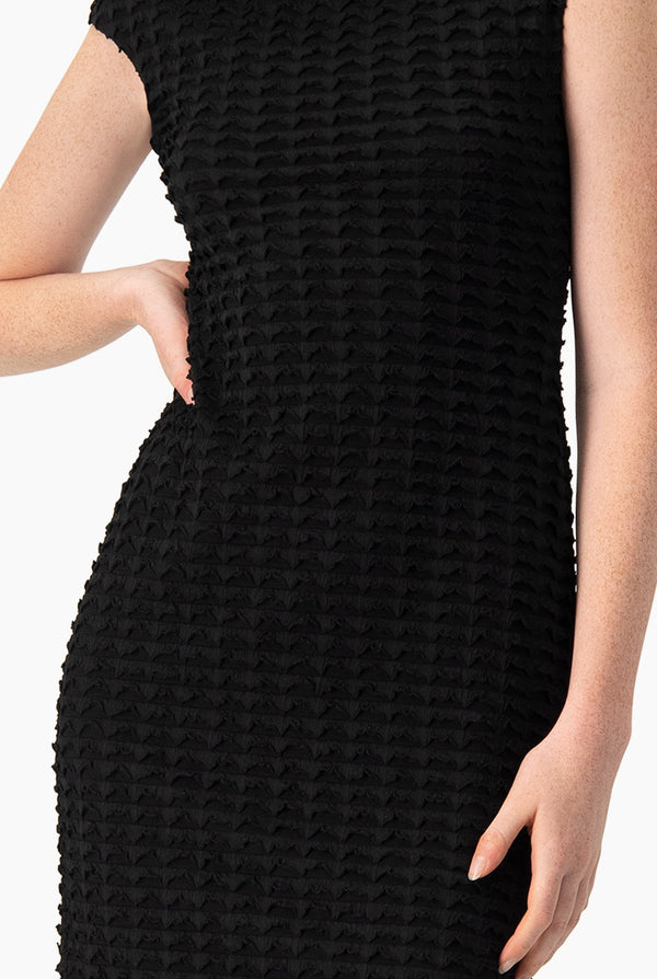 Vestido midi negro sin mangas