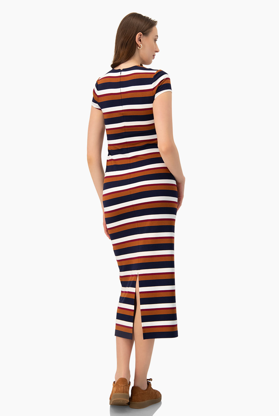 Vestido largo multicolor con mangas cortas tipo cap