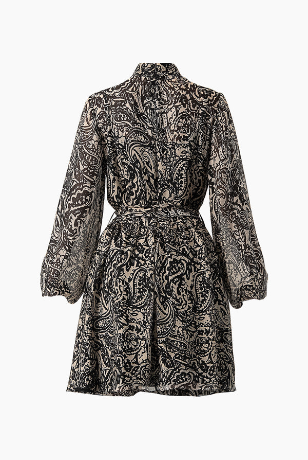 Vestido corto estampado y cinta