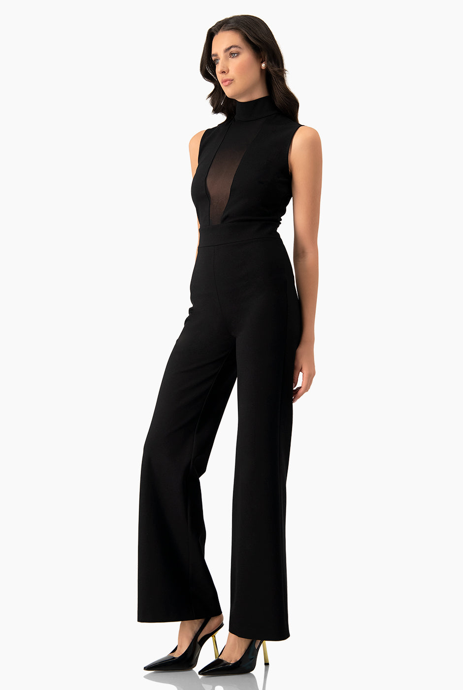 Jumpsuit negro sin mangas con escote en V y detalle de tull