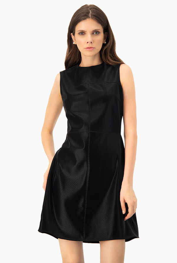 Vestido sin mangas y cuello redondo