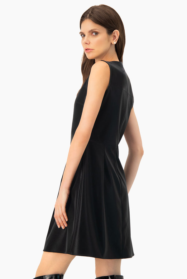 Vestido sin mangas y cuello redondo