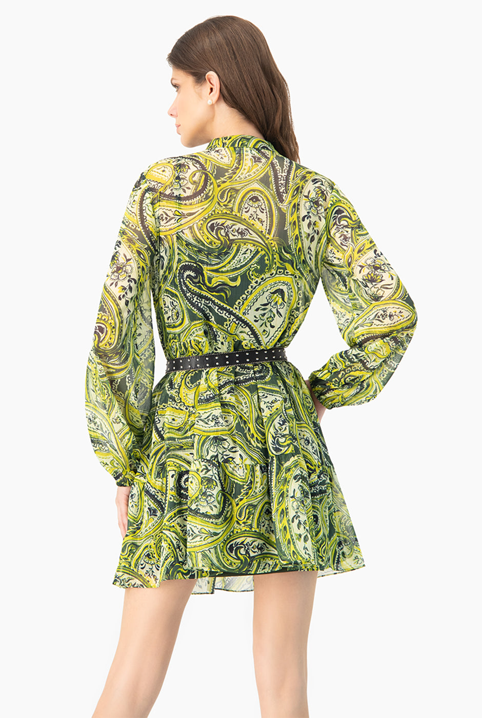 Vestido corto verde con estampado paisley y manga larga