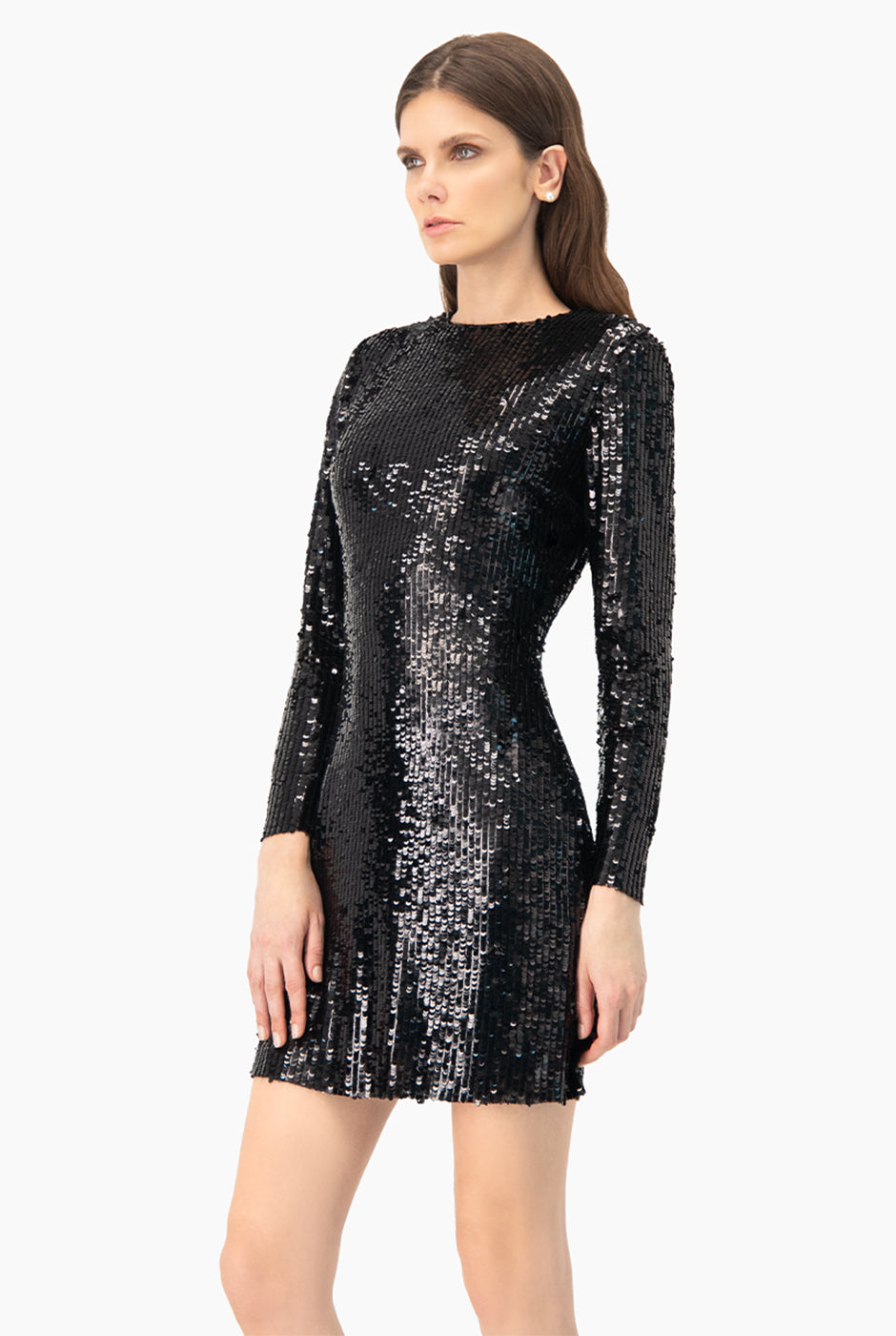 Vestido corto de lentejuelas negro con manga larga y cuello redondo