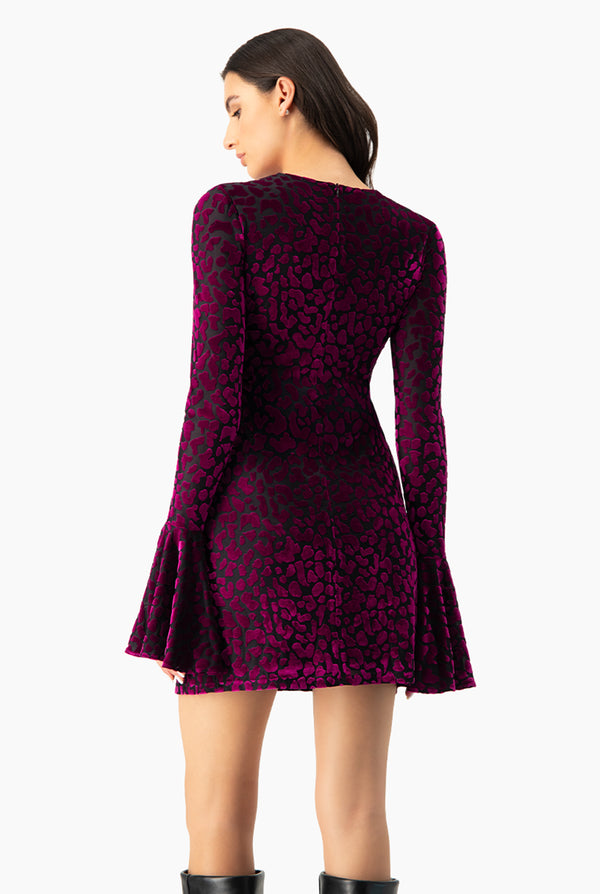 Vestido corto cuello redondo