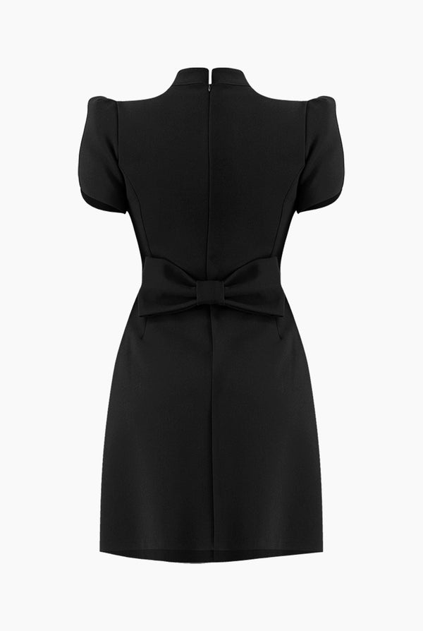 Vestido corto negro y moño trasero