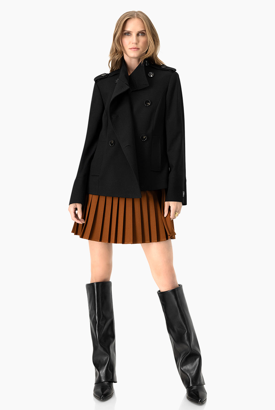 Vestido corto café sin mangas con faldón tableado