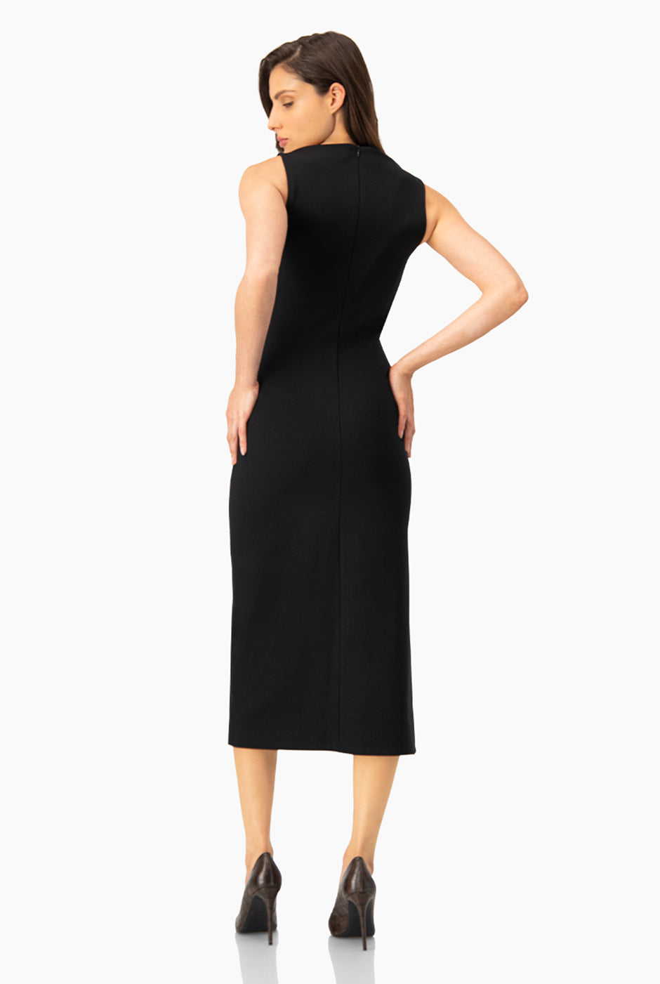 Vestido midi negro sin mangas con abertura lateral