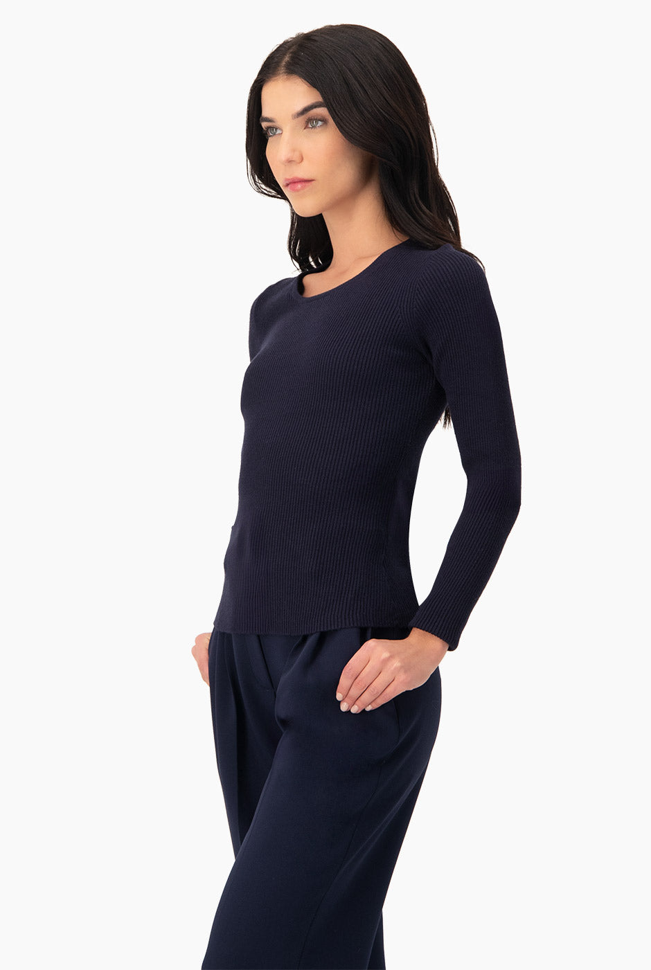 Suéter Basic Canalé azul marino con cuello redondo y manga larga