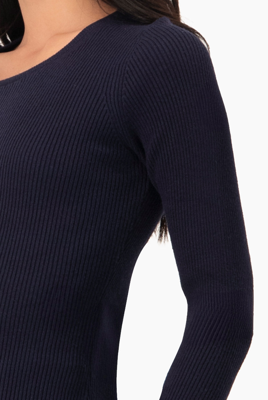 Suéter Basic Canalé azul marino con cuello redondo y manga larga