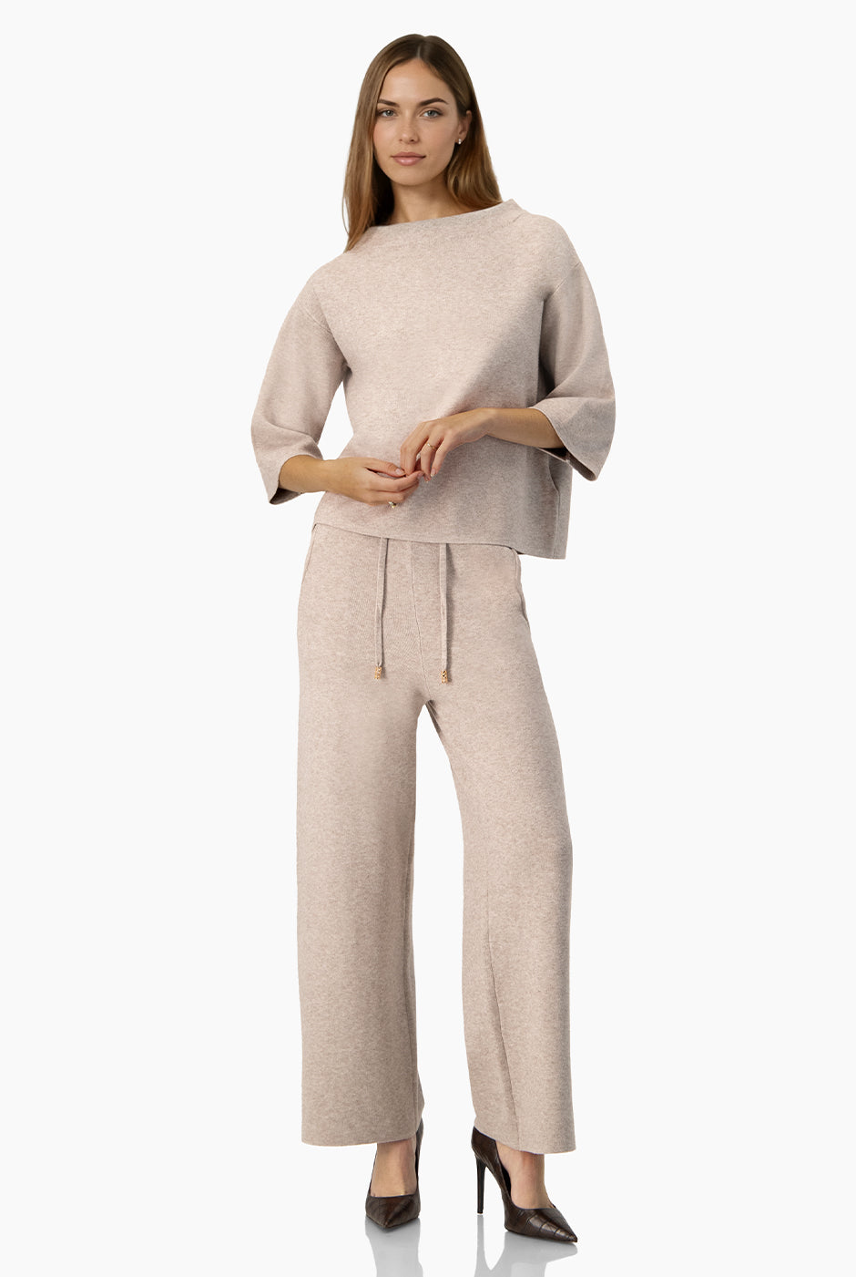 Conjunto de suéter tejido con perlas y pantalón con cordones