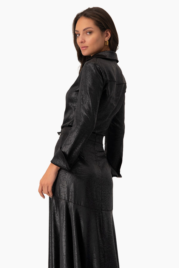 Camisa negra de manga larga