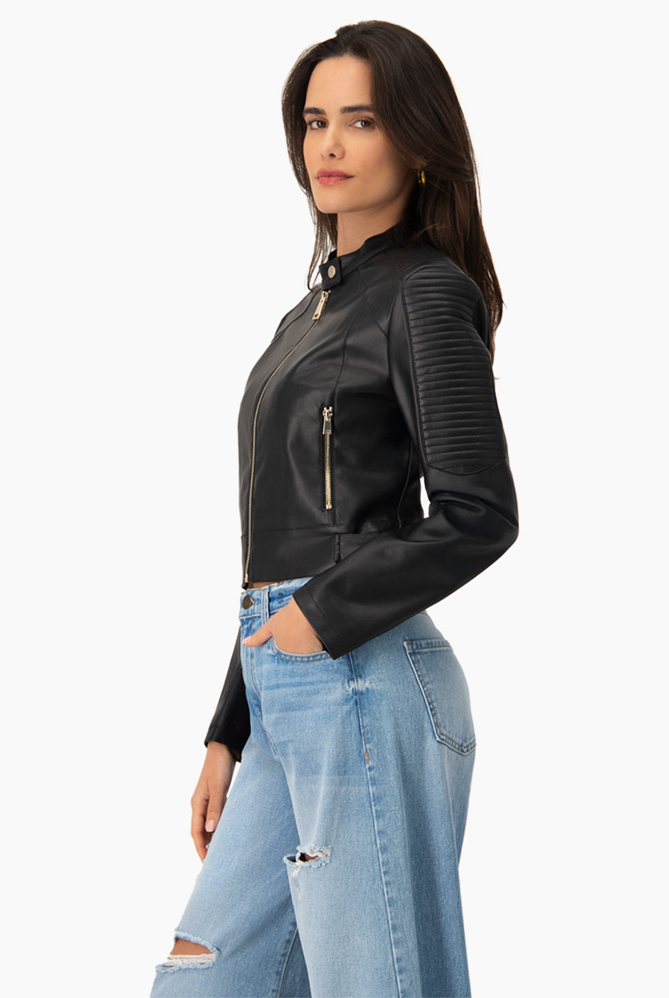 Chamarra Biker Negra en ecopiel con cremalleras y acolchado