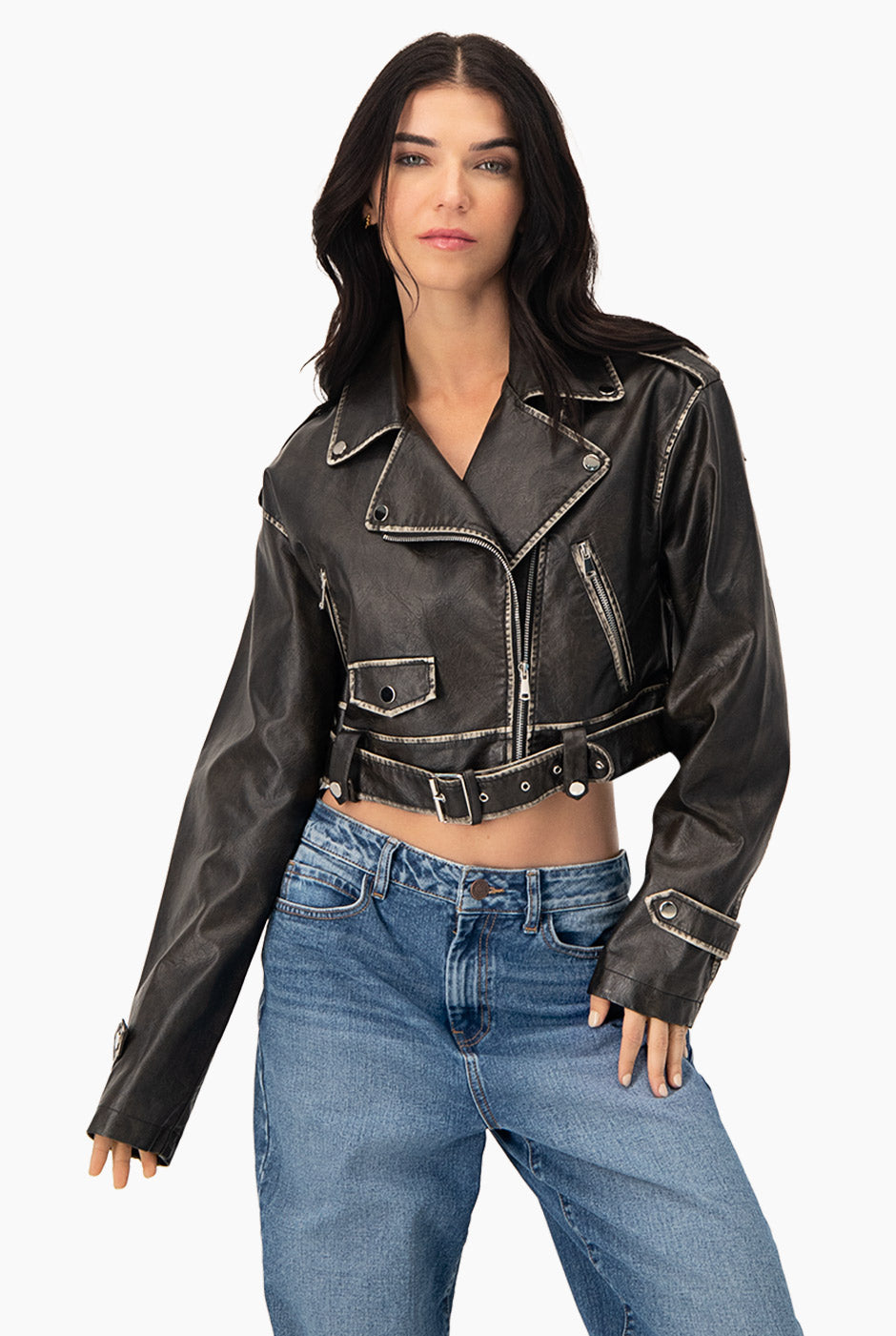 Chaqueta biker negra de ecopiel con cremalleras y cinturón