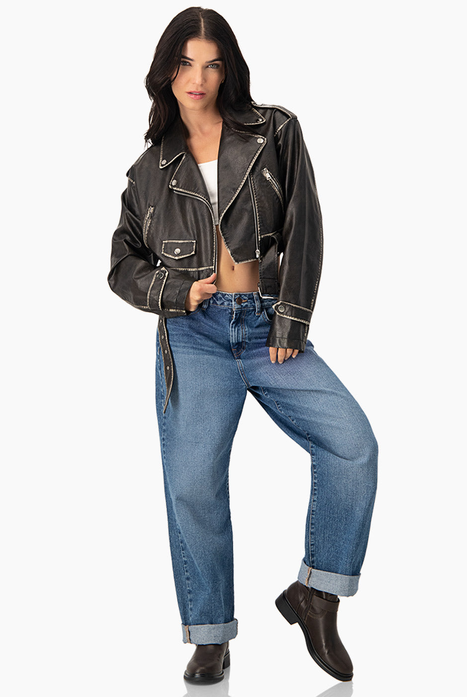 Chaqueta biker negra de ecopiel con cremalleras y cinturón