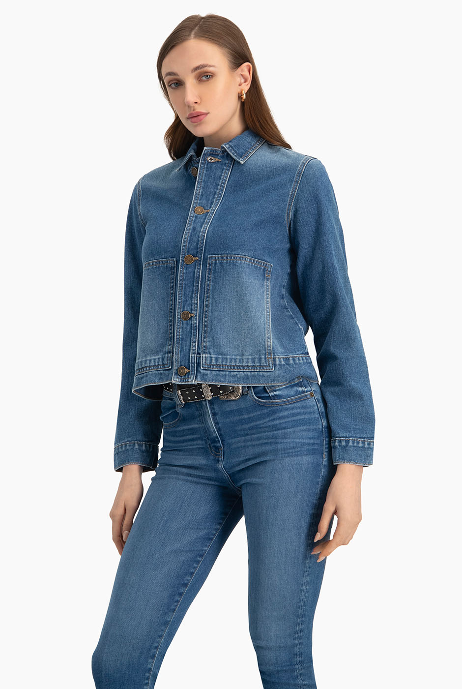 Chamarra torera denim azul con bolsillos frontales