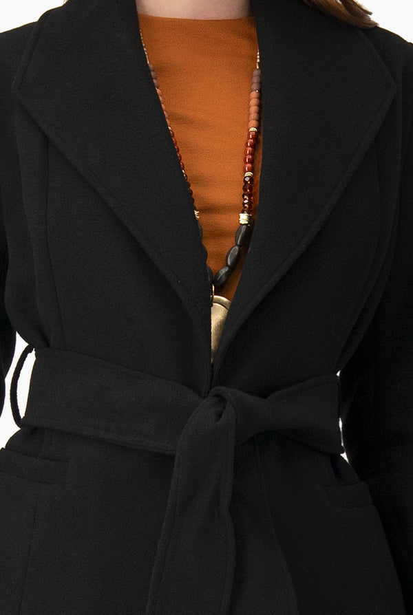 Abrigo largo con cinta