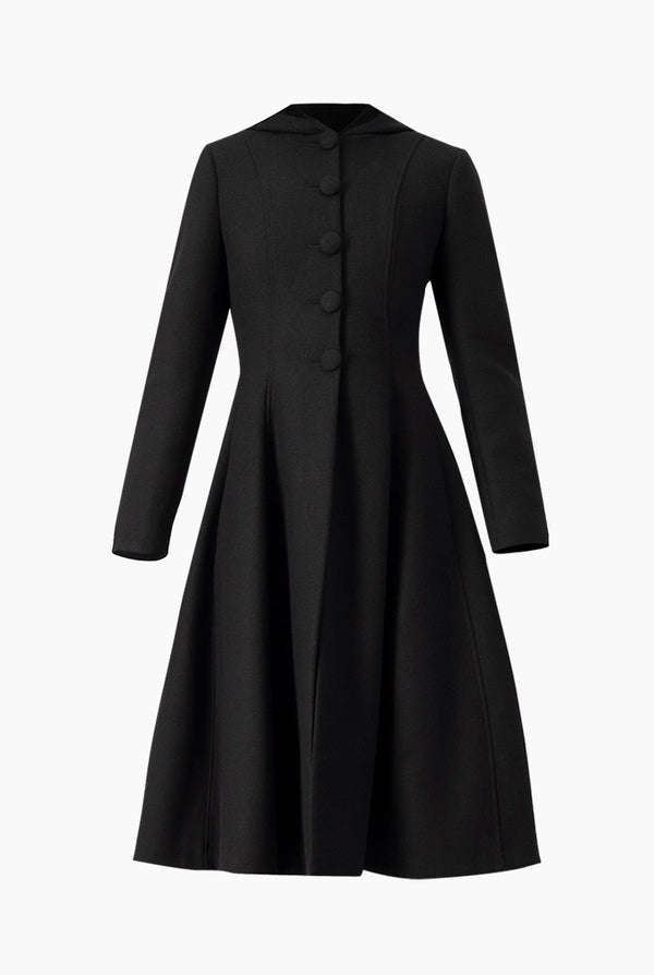 Abrigo largo negro y capucha