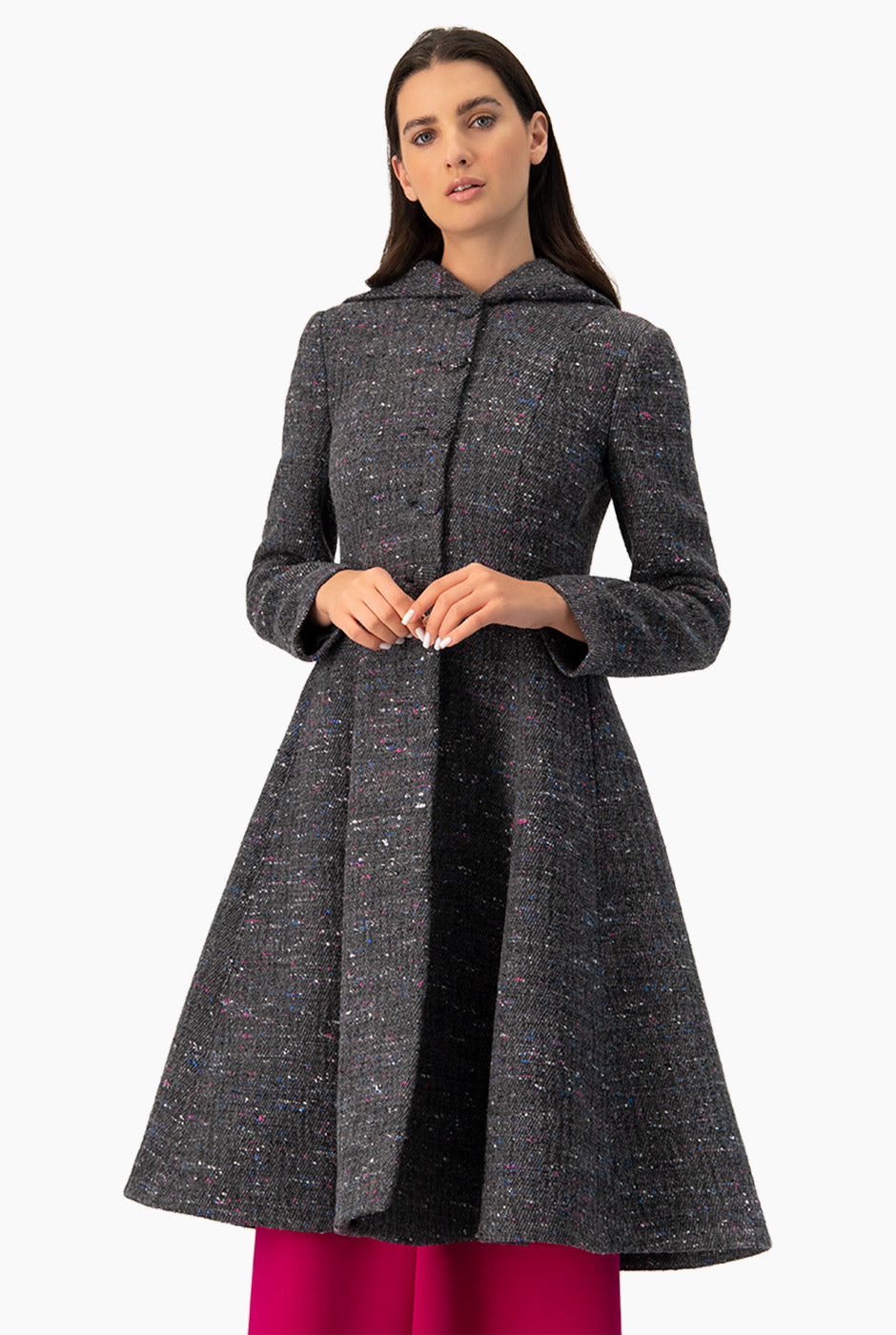 Abrigo largo gris de lana con capucha y botones frontales