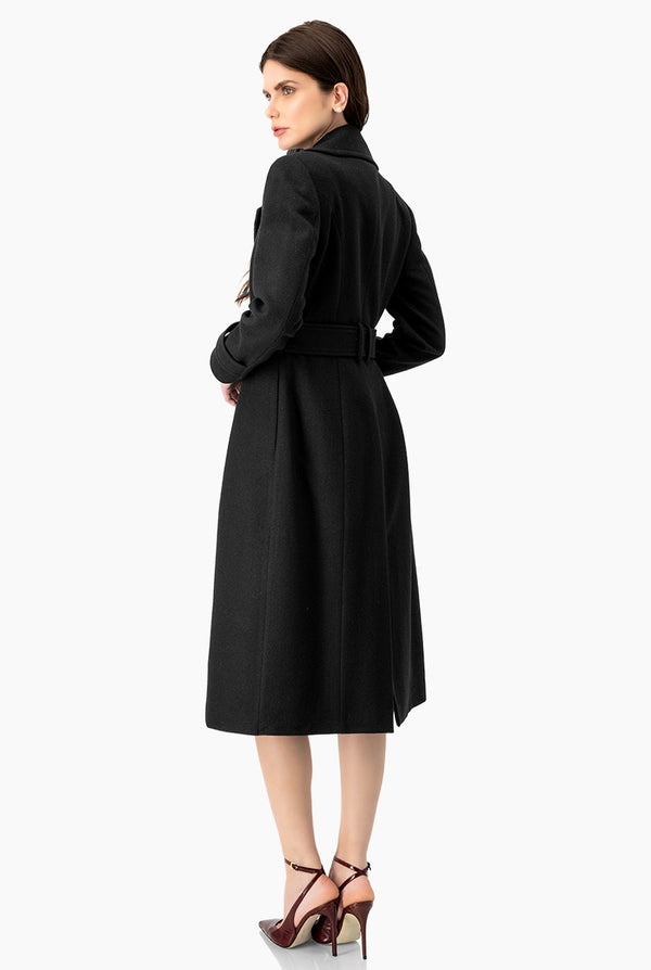 Abrigo largo negro con cinturon