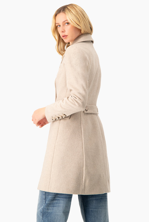 Abrigo largo con botones