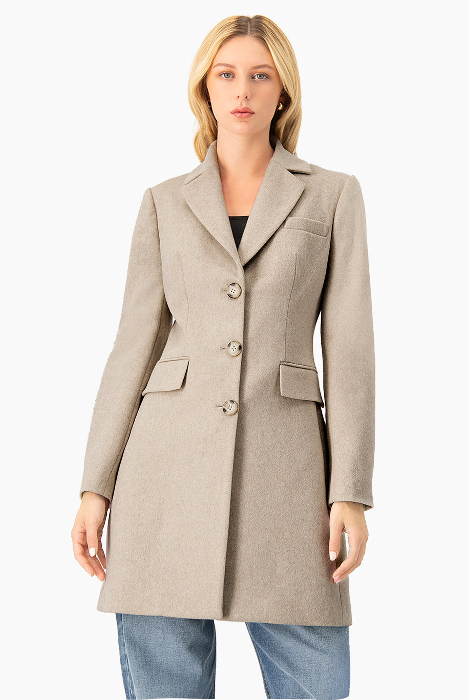 Abrigo largo marfil con botones y solapa amplia