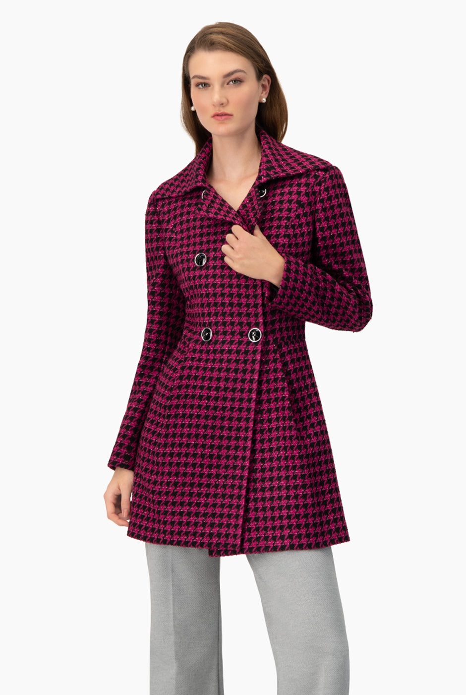Abrigo cruzado fucsia con botones grandes y estampado pata de gallo