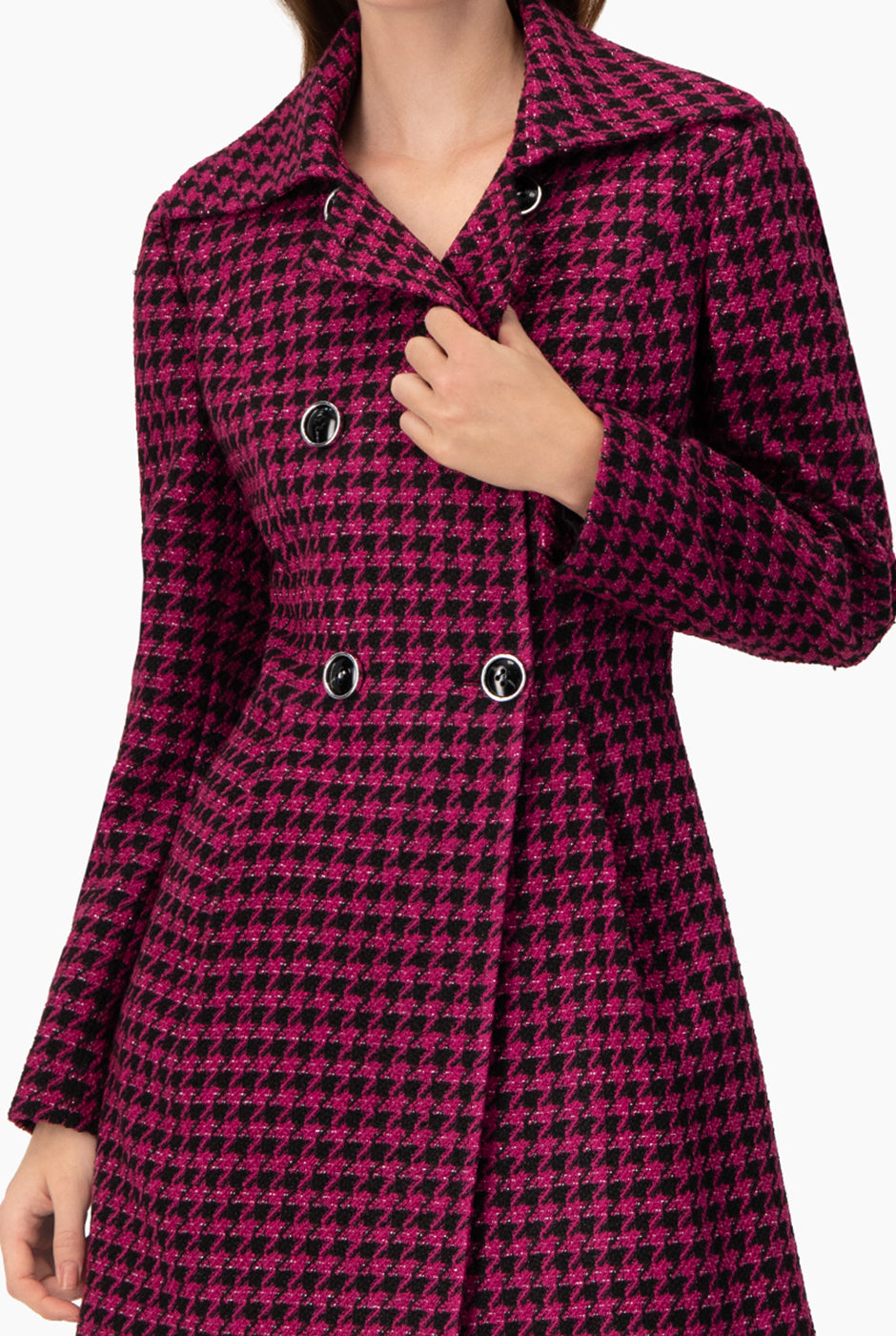 Abrigo cruzado fucsia con botones grandes y estampado pata de gallo