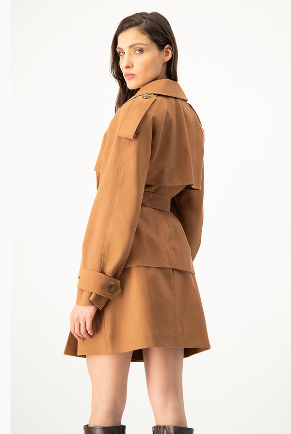 Trench cruzado corto