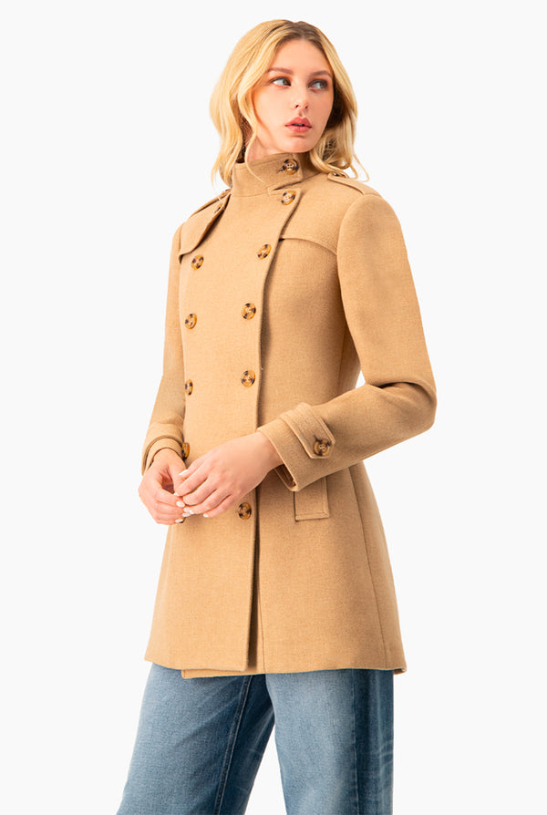 Abrigo cruzado de doble botonadura