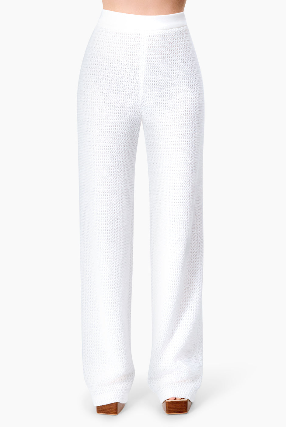 Pantalon tejido en tono blanco