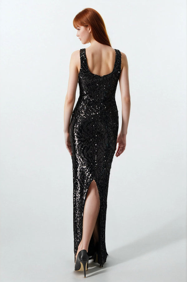 Vestido largo con abertura