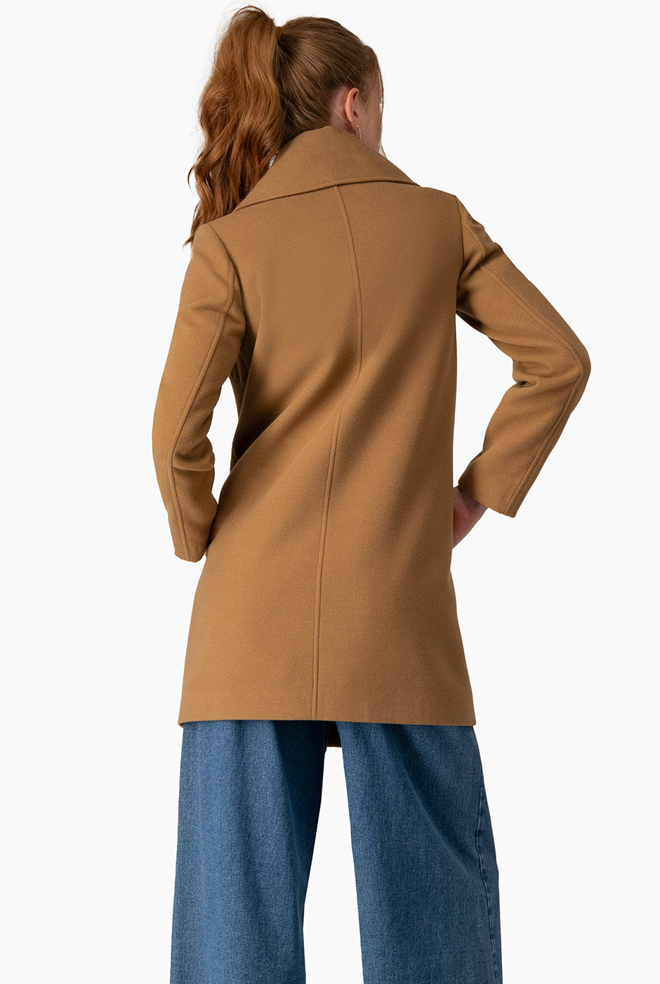 Abrigo cruzado con botones